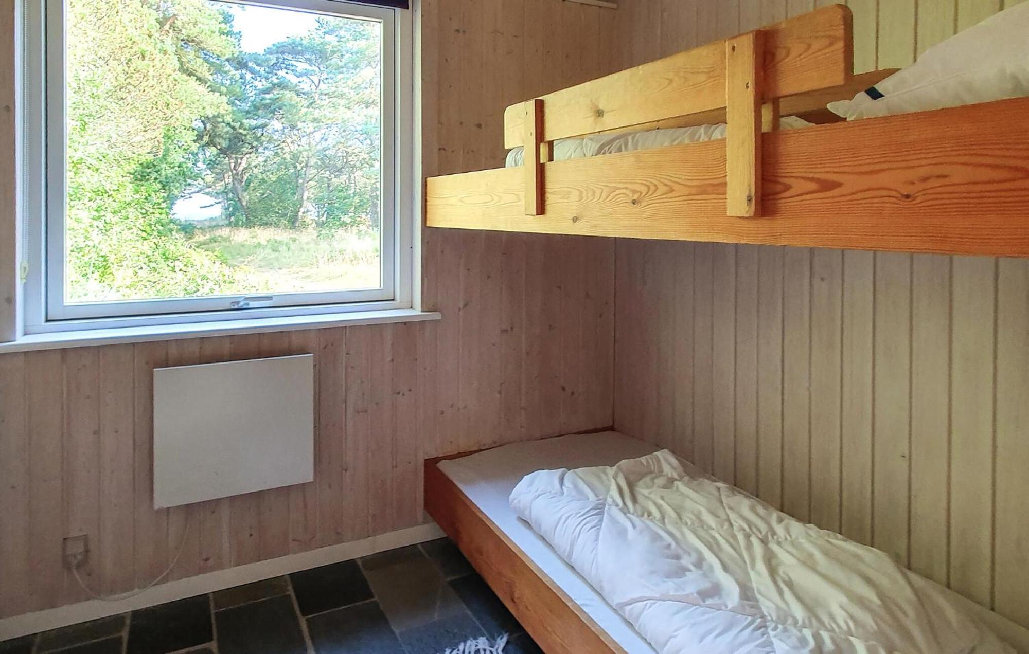 3 Bedroom Awesome Home In Neksø Kültér fotó