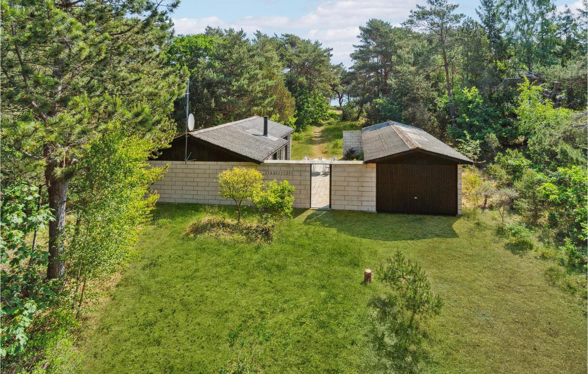 3 Bedroom Awesome Home In Neksø Kültér fotó