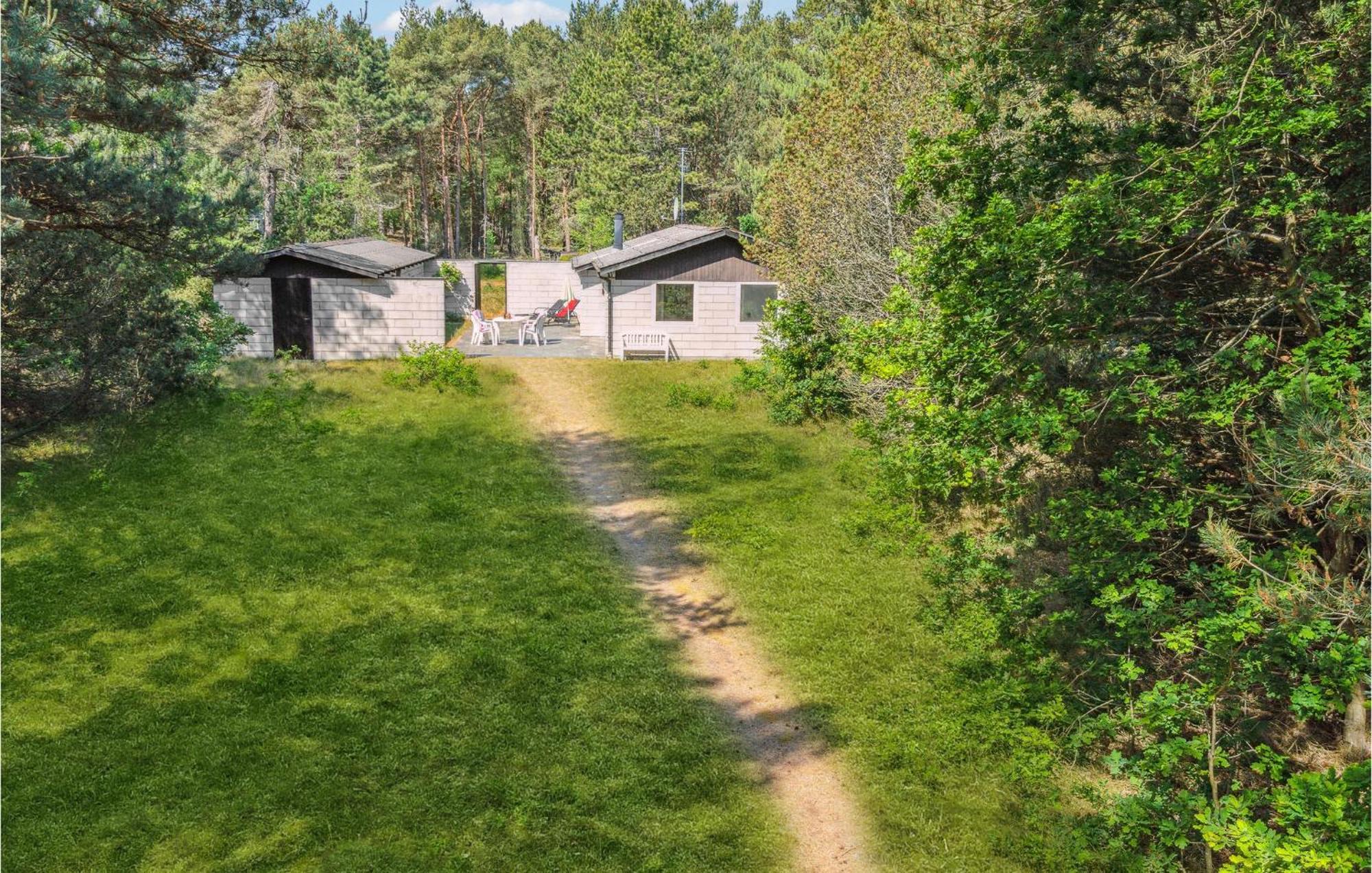 3 Bedroom Awesome Home In Neksø Kültér fotó