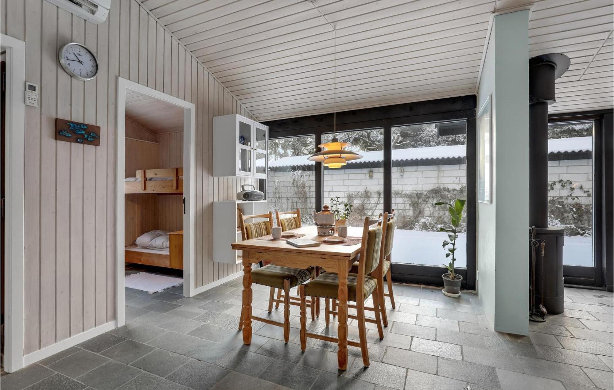 3 Bedroom Awesome Home In Neksø Kültér fotó